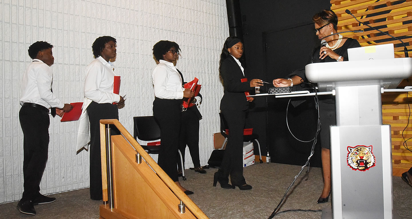 Alpha Lambda Delta induction ceremony - Photo 14