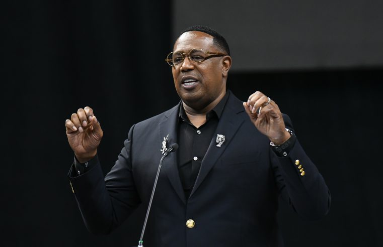 Master P encourages graduates to pursue the future with purpose during commencement address